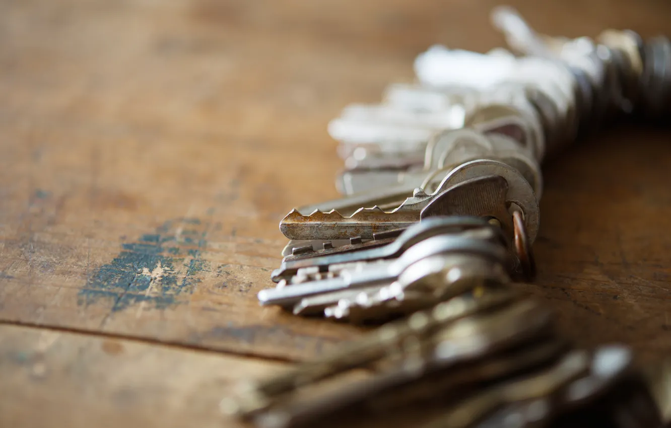 Фото обои metal, wood, table, keys, rust