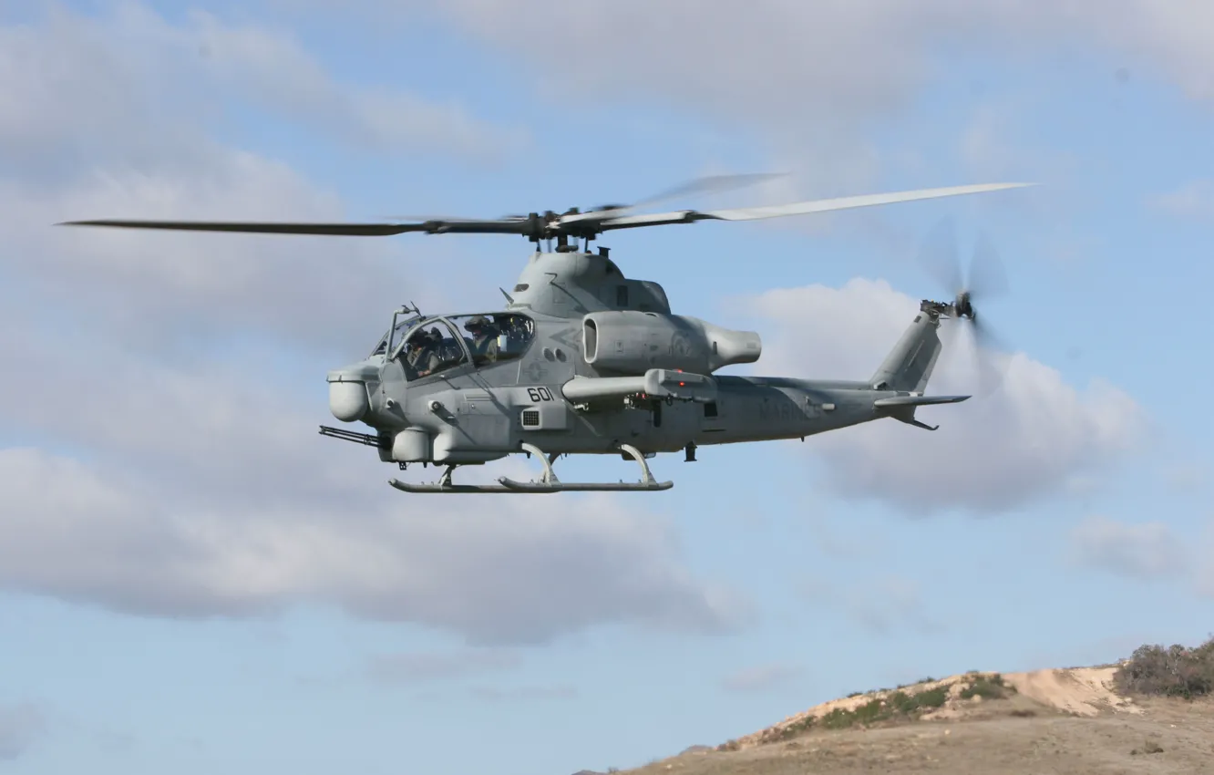 Фото обои облака, вертолёт, лопасти, viper-hr, AH-1