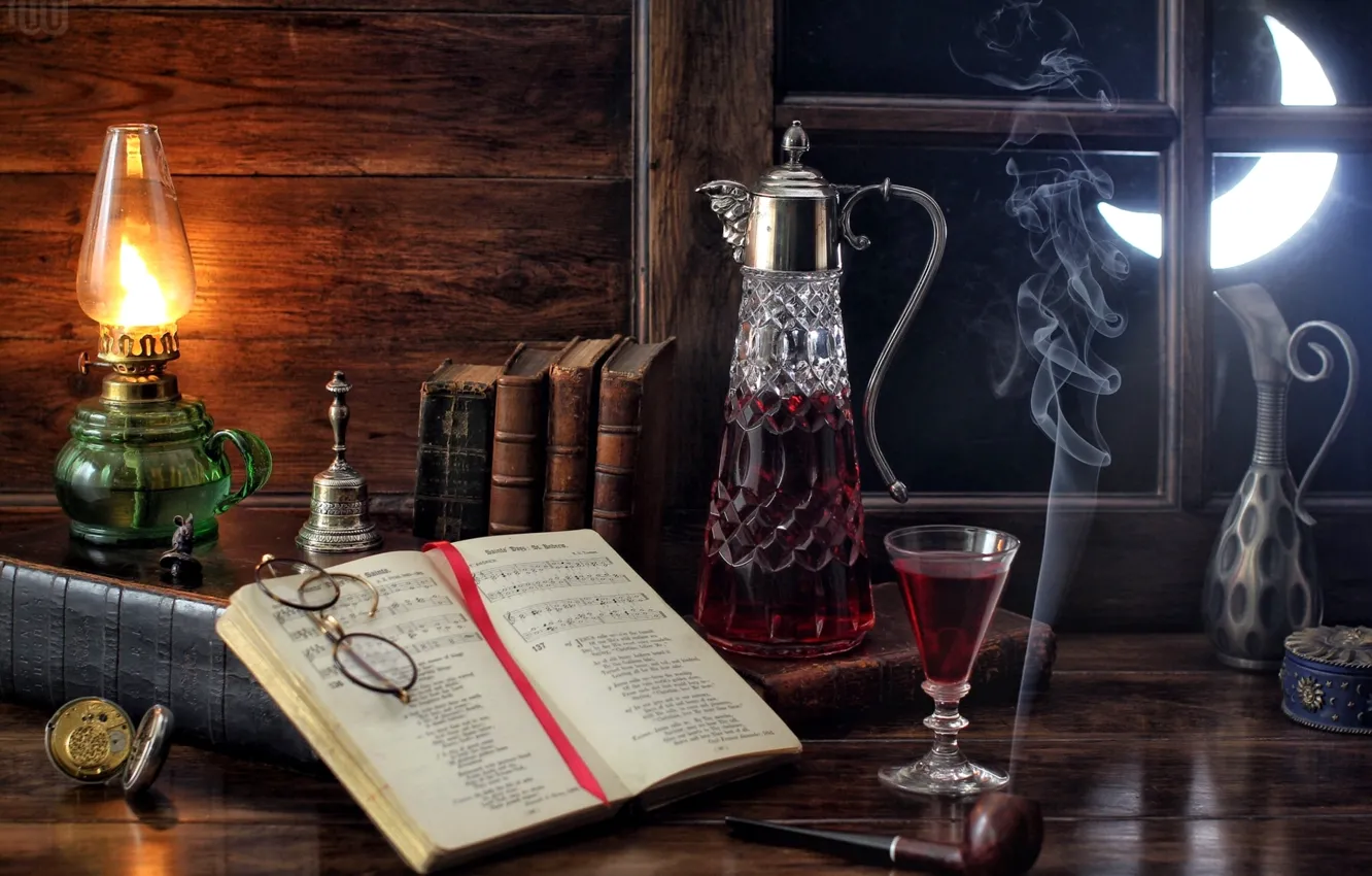 Фото обои ноты, вино, луна, дым, часы, бокал, лампа, трубка