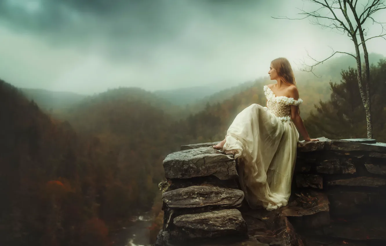 Фото обои осень, девушка, река, камень, высота, TJ Drysdale, Stay
