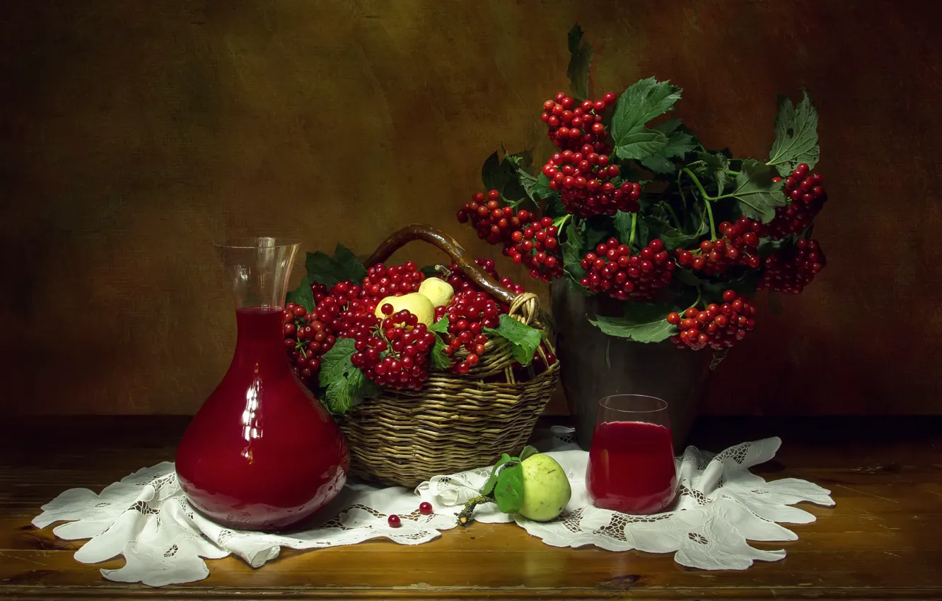 Фото обои ветки, стакан, ягоды, корзина, яблоки, напиток, натюрморт, салфетка