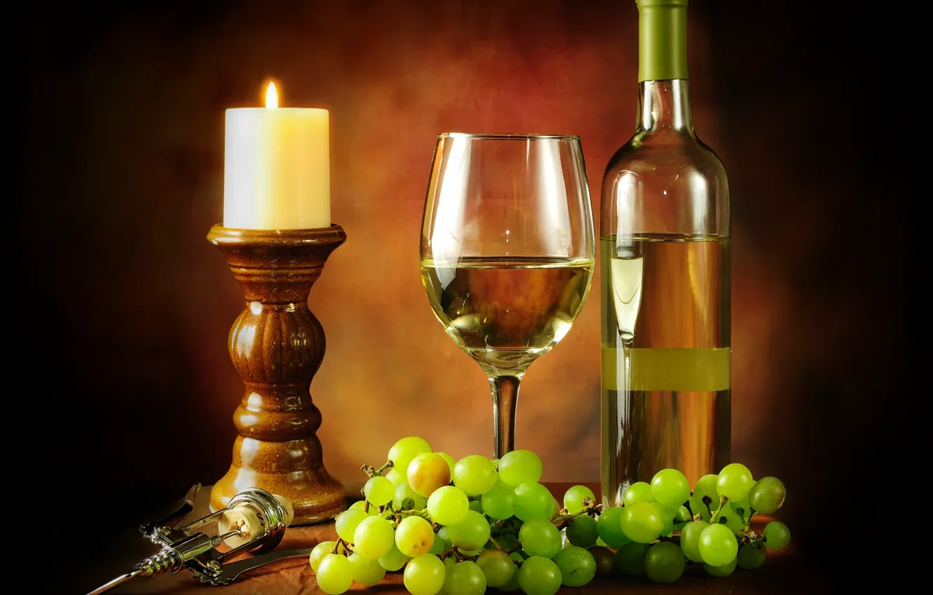 Фото обои вино, белое, бокал, бутылка, свеча, виноград, штопор