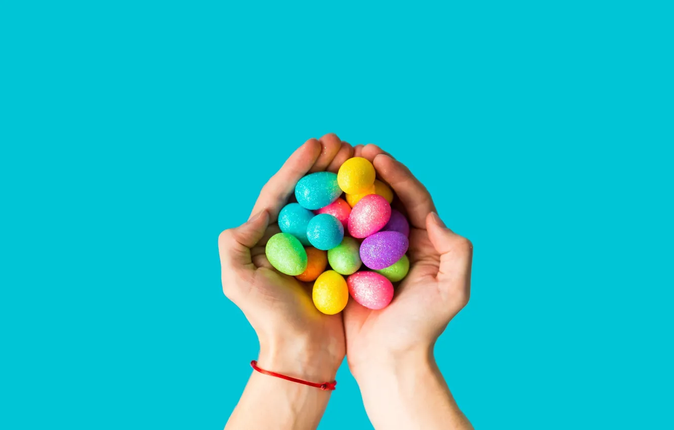 Фото обои яйца, руки, конфеты, ладони