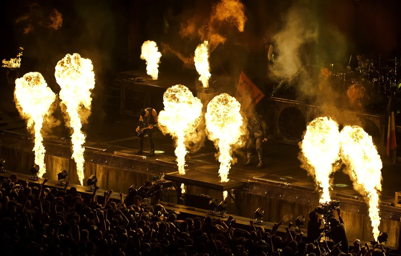 Фото обои огонь, сцена, концерт, metal, публика, rammstein