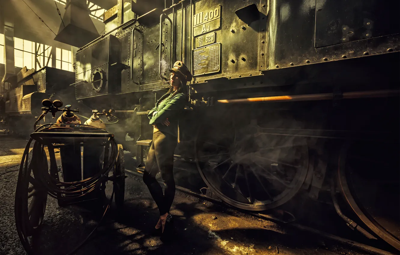 Фото обои девушка, паровоз, депо, курит, опасно, Steampunk, для жизни, Workshop
