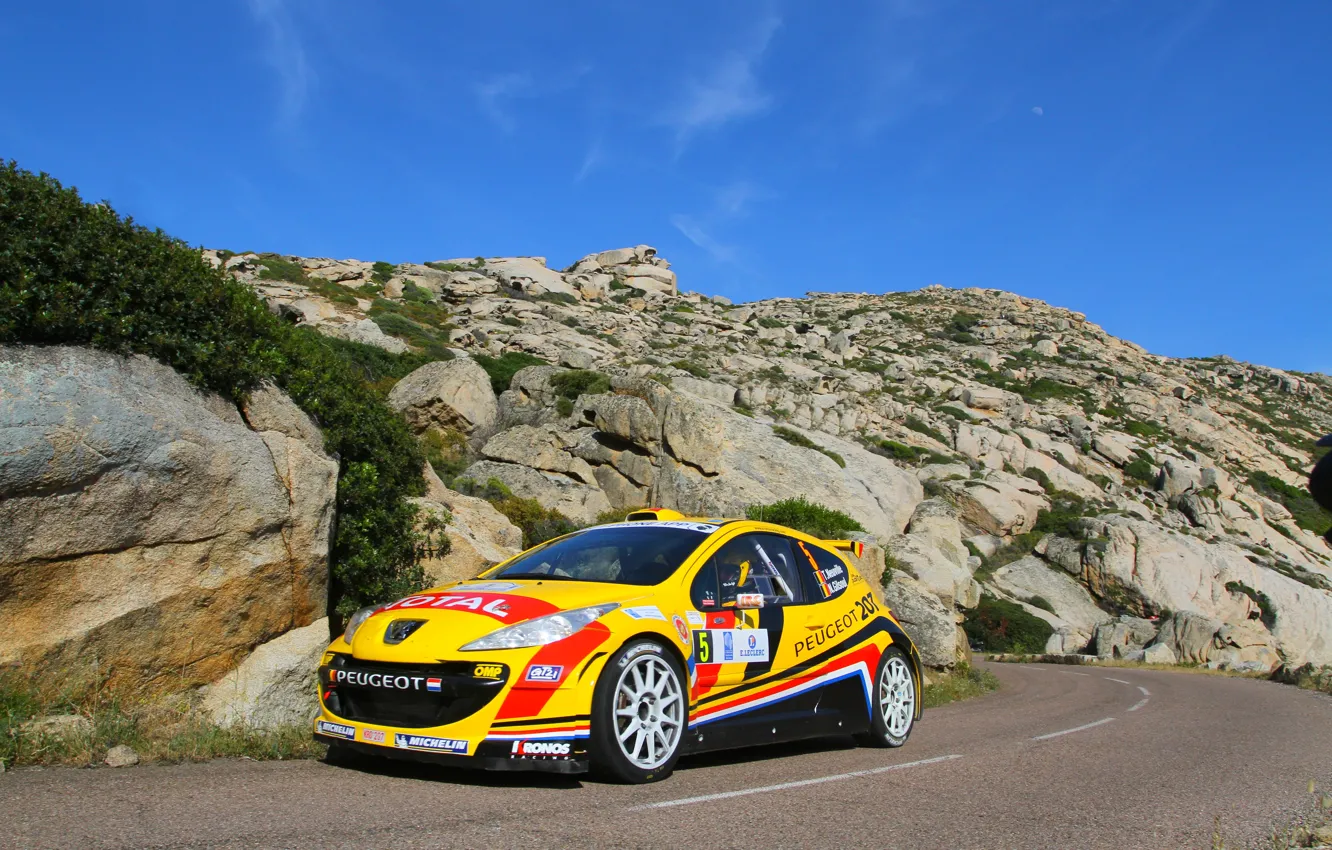 Фото обои Желтый, Скалы, Спорт, День, Peugeot, WRC, Rally, Ралли