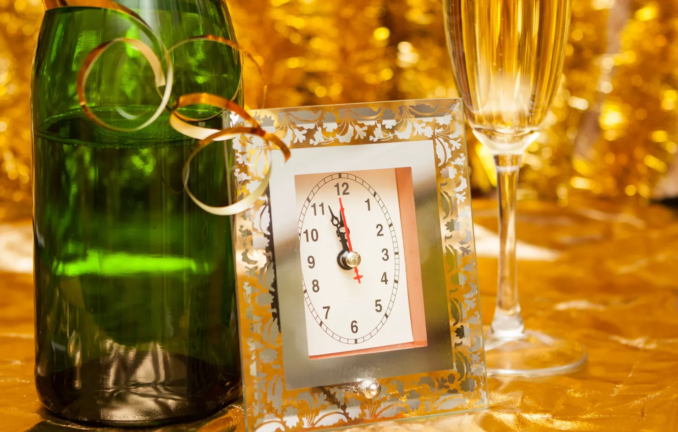 Фото обои время, блики, праздник, часы, бокал, бутылка, Рождество, Новый год