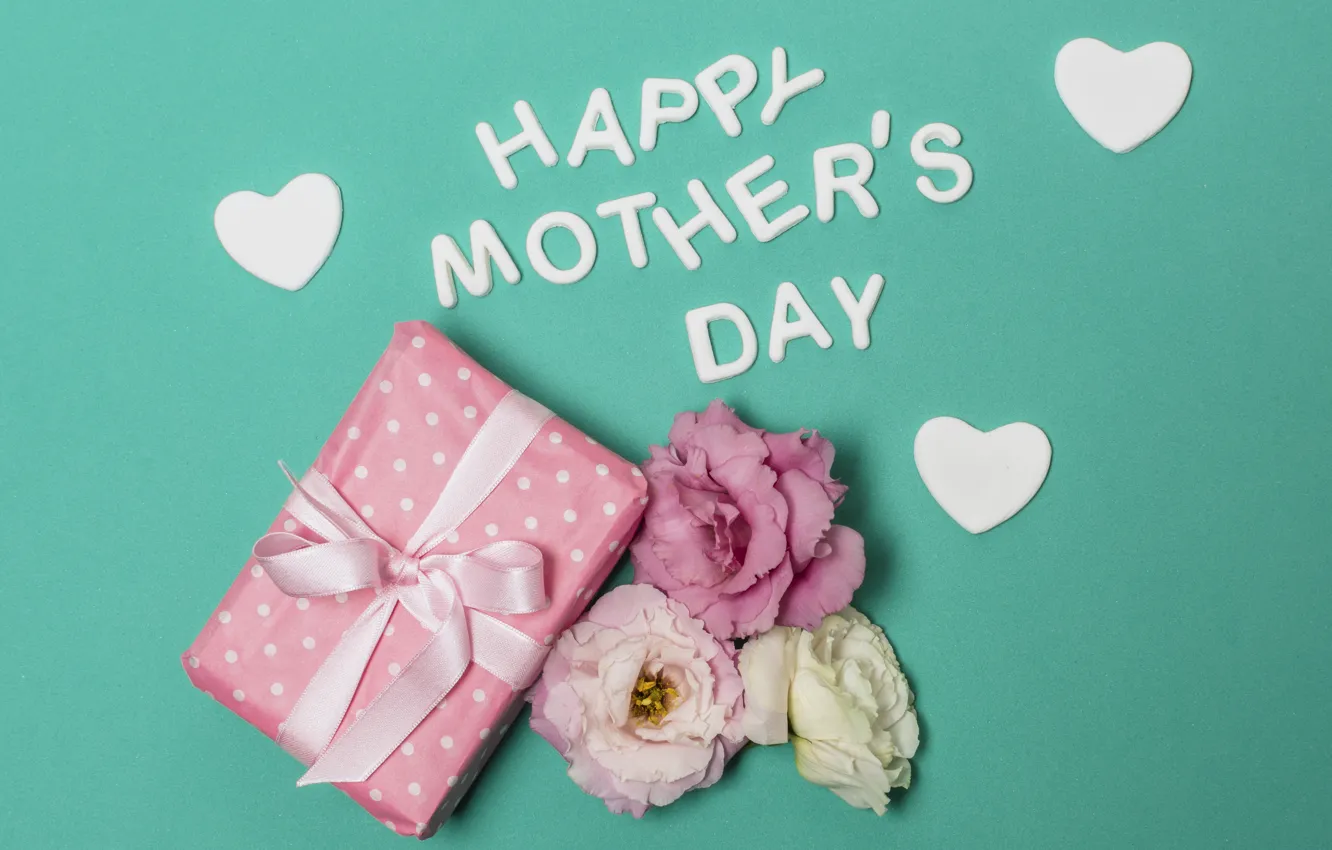 Фото обои цветы, подарок, надпись, сердечки, Зеленый фон, Счастливый, День Матери