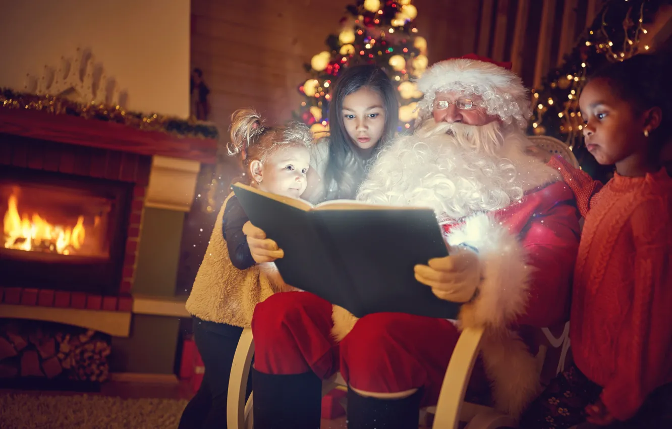 Фото обои дети, книга, камин, new year, Санта Клаус, девочкм
