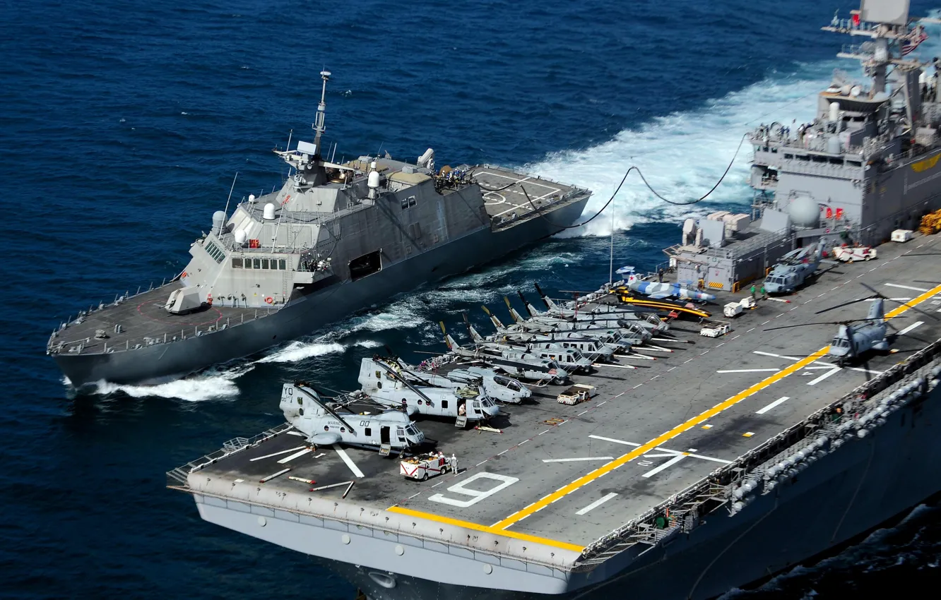 Фото обои 2006, gun, 2005, jet, helicopters, US Navy, USS Freedom, hunting