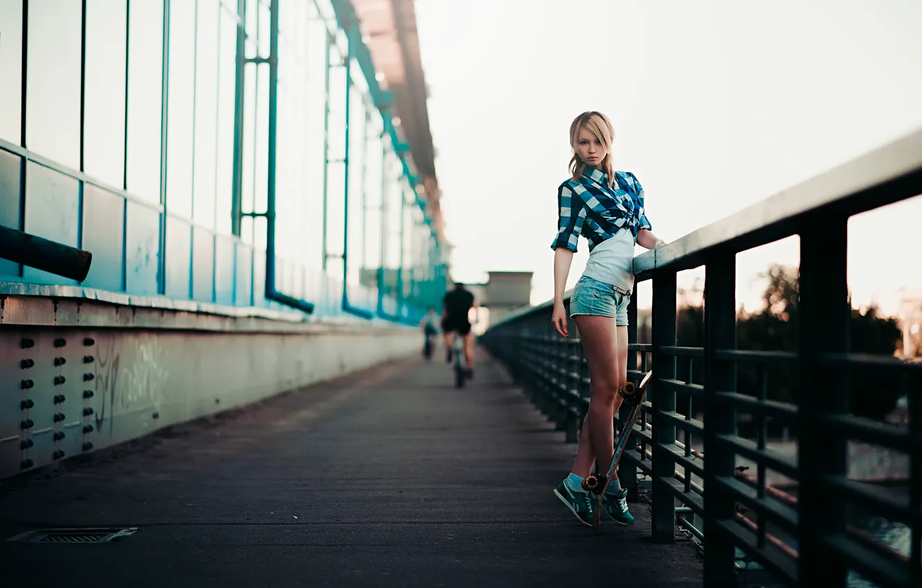 Фото обои девушка, город, спортсменка, skate, On the bridge