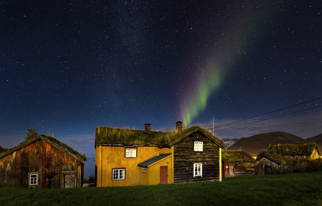 Фото обои houses, bay, northern lights, aurora borealis, turf houses