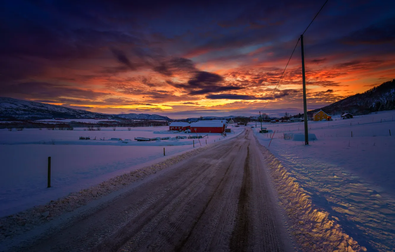 Фото обои twilight, road, sunset, winter, mountains, snow, dusk, village