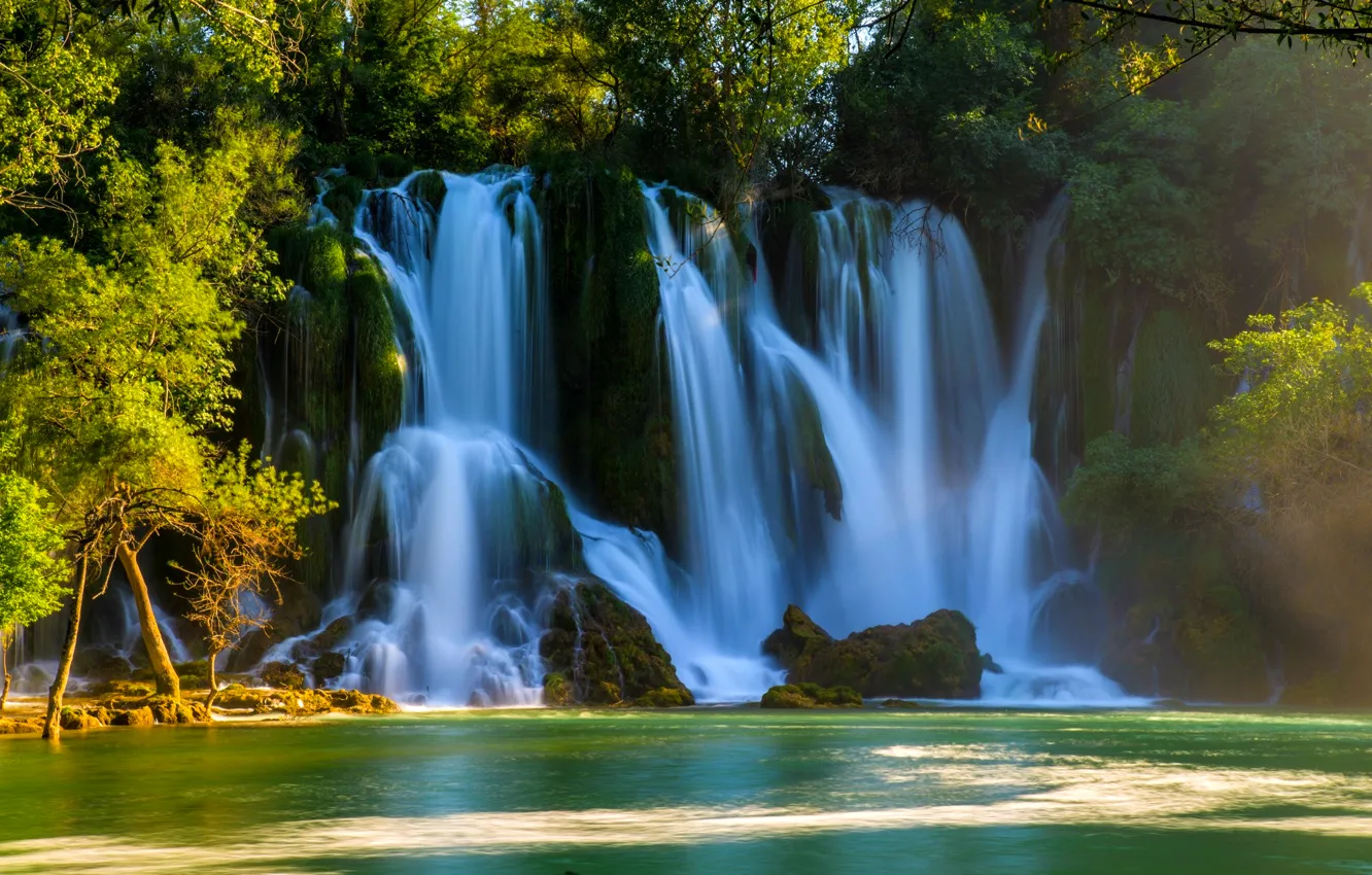 Фото обои вода, деревья, водопады, потоки, Bosnia and Herzegovina, Kravice Falls