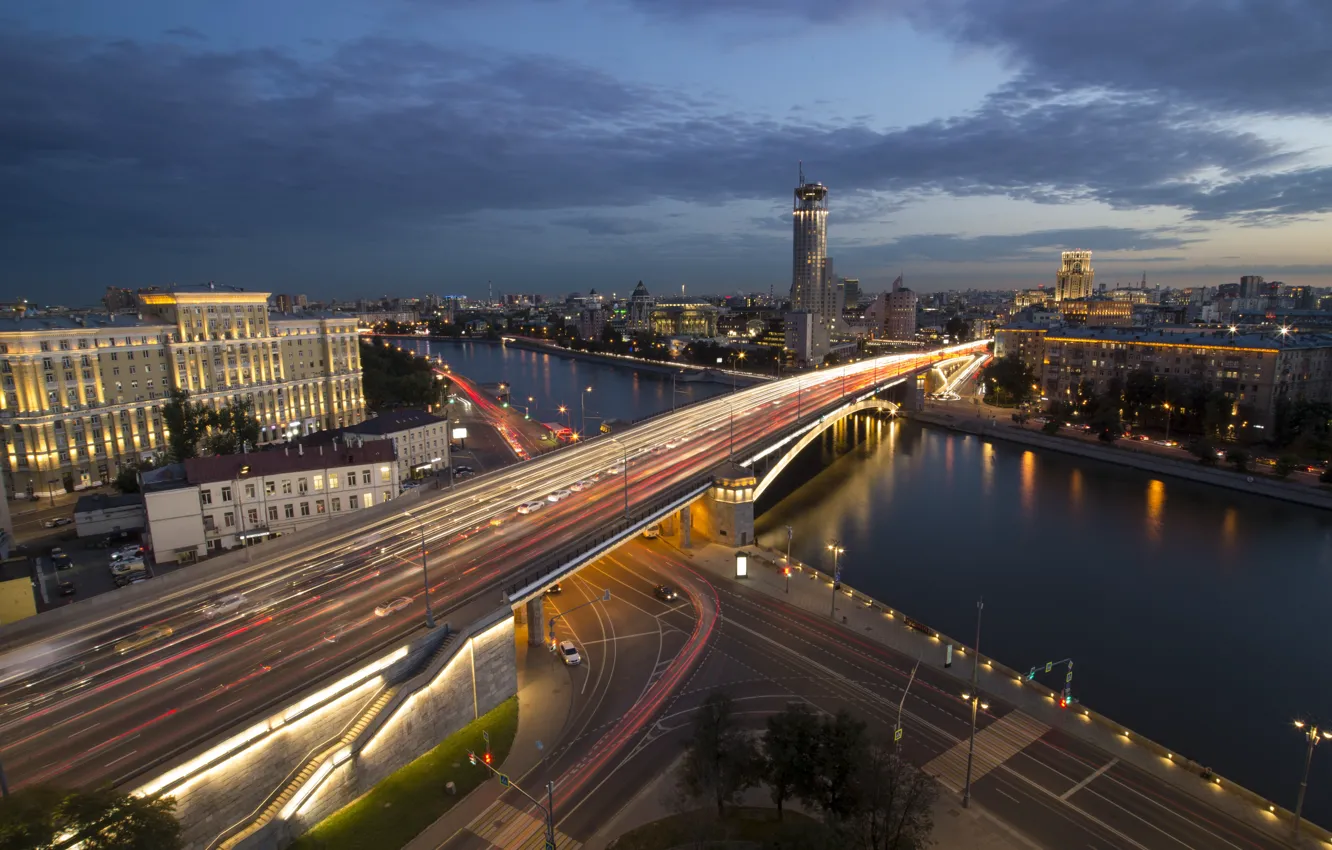 Фото обои мост, город, река, здания, дороги, дома, освещение, Москва