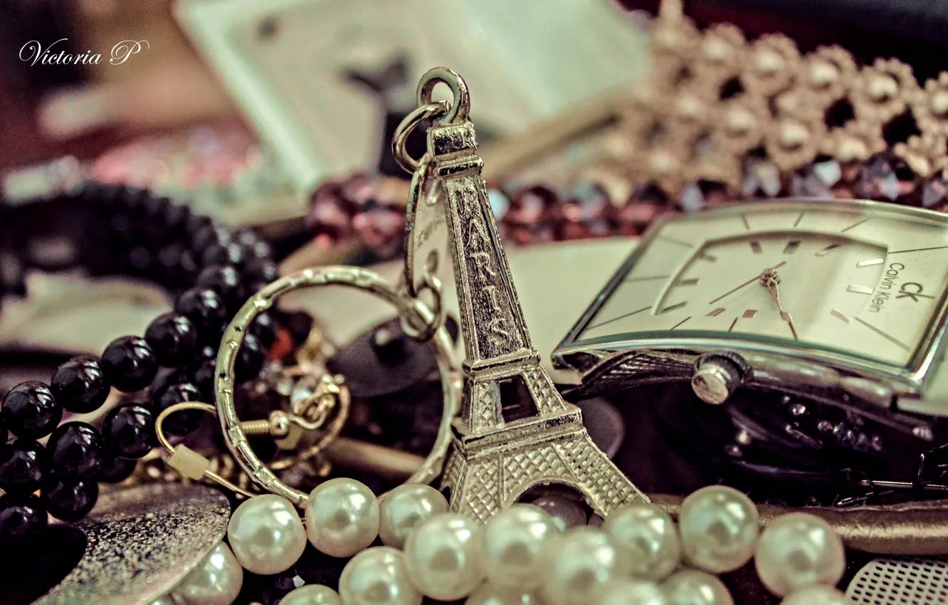 Фото обои украшения, Париж, часы, духи, жемчуг, брелок, аксессуары, Calvin Klein