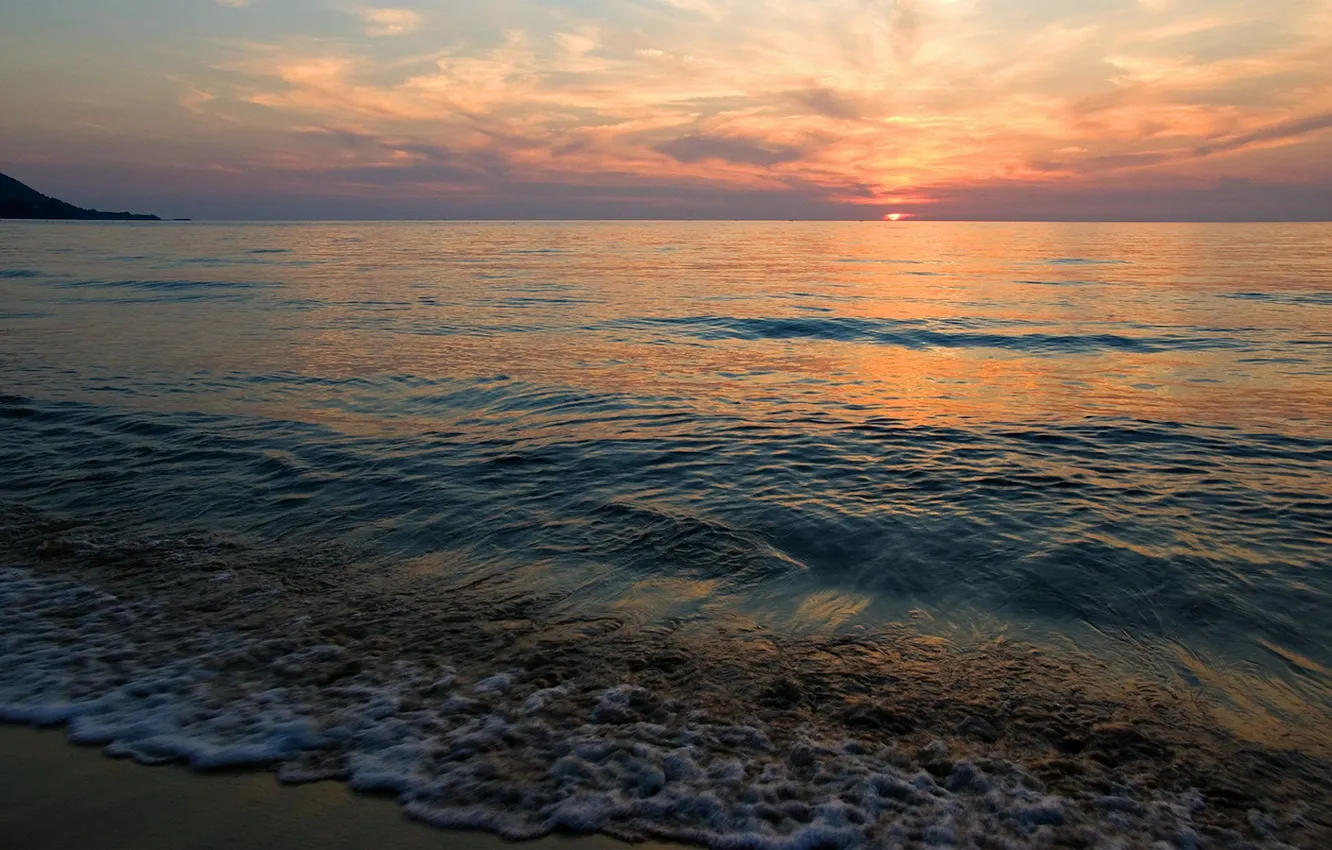 Фото обои солнце, закат, берег, Море, штиль