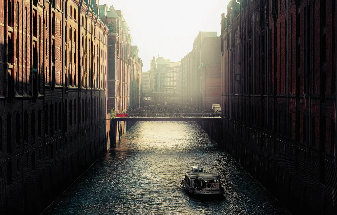 Фото обои bridge, Germany, water, buildings, boat, Speicherstadt, Hamburg, canal