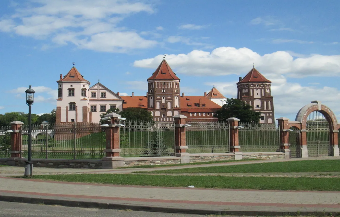 Фото обои Башня, Город, Замок, Мир, Башни, Мирский замок, МирскийЗамок