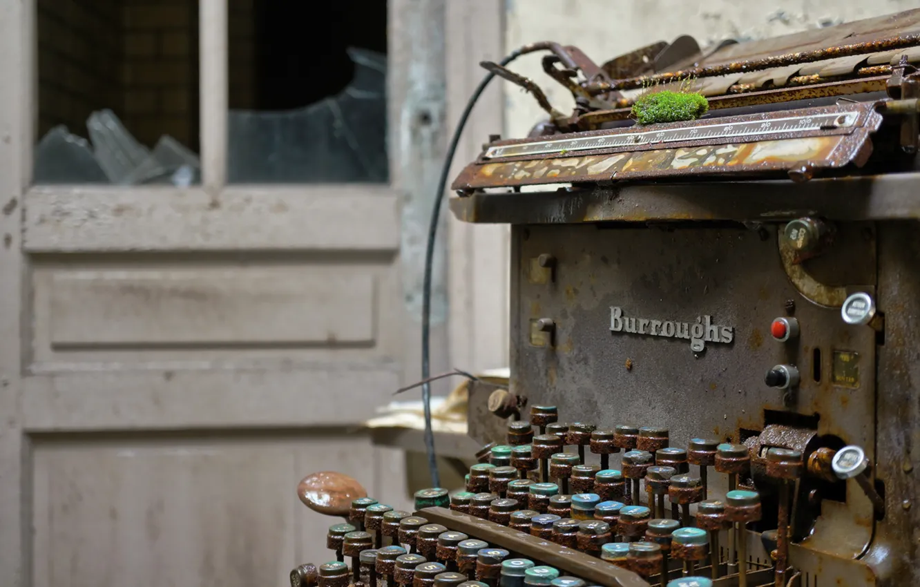 Фото обои Lost, Abandoned, Typewriter