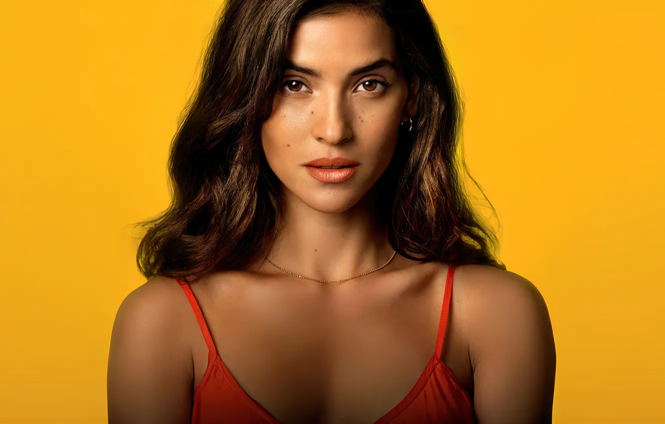 Фото обои Portrait, Adria Arjona, Puerto Rican actress, Yellow background
