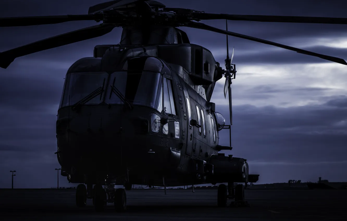 Фото обои авиация, ночь, вертолет, аэродром, AgustaWestland, AW101 Merlin