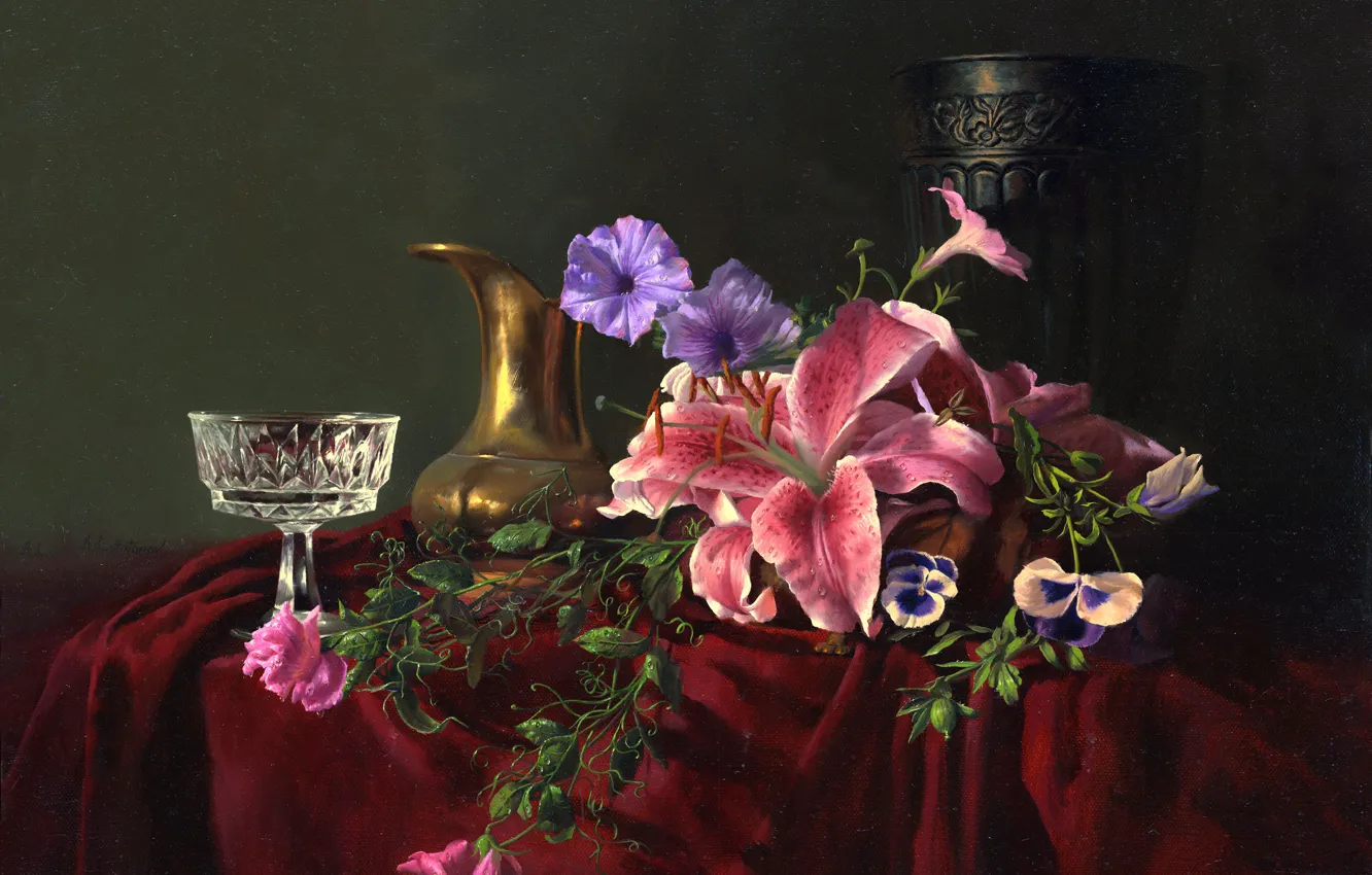 Фото обои цветы, стол, лилии, бокал, картина, хрусталь, ткань, ваза