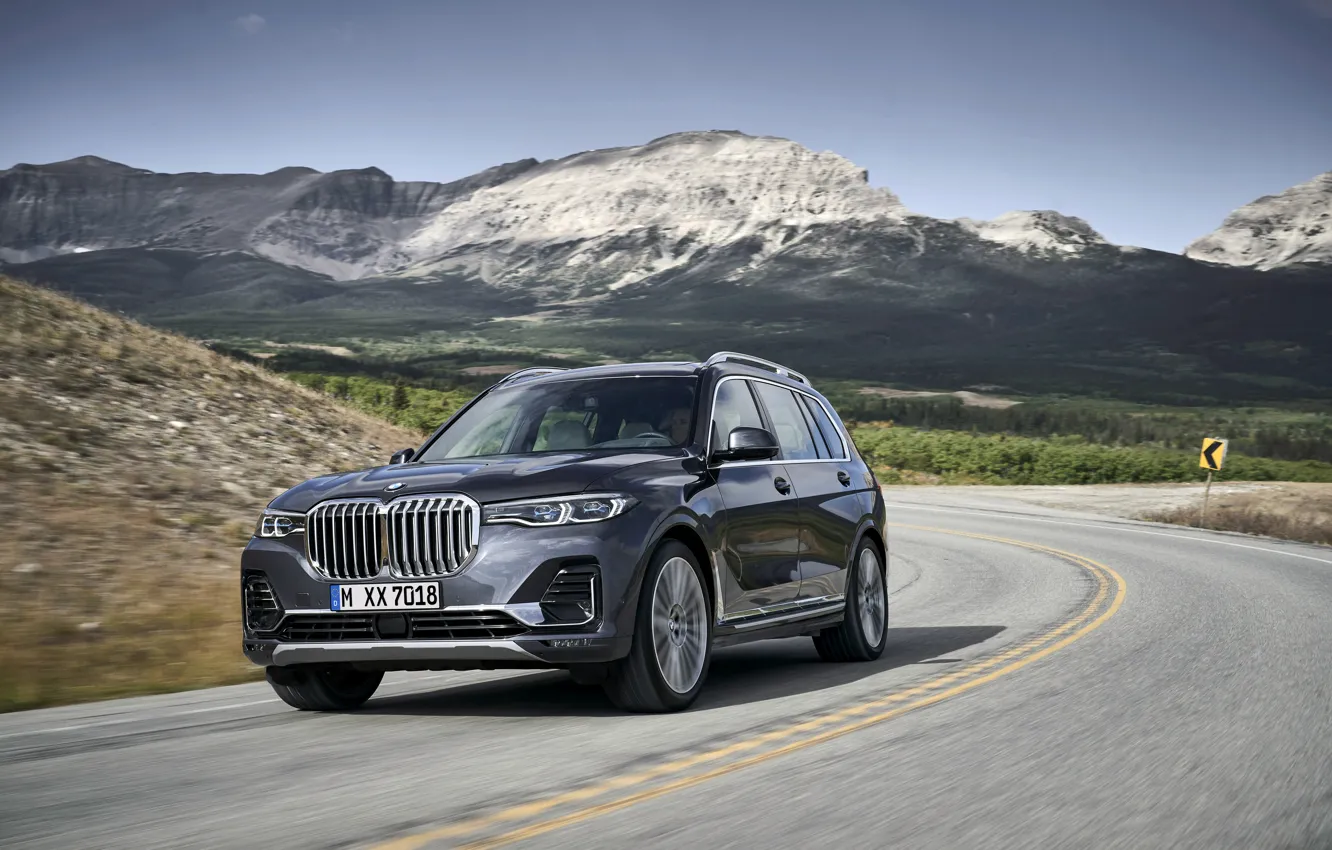 Фото обои асфальт, горы, BMW, 2018, кроссовер, SUV, 2019, BMW X7