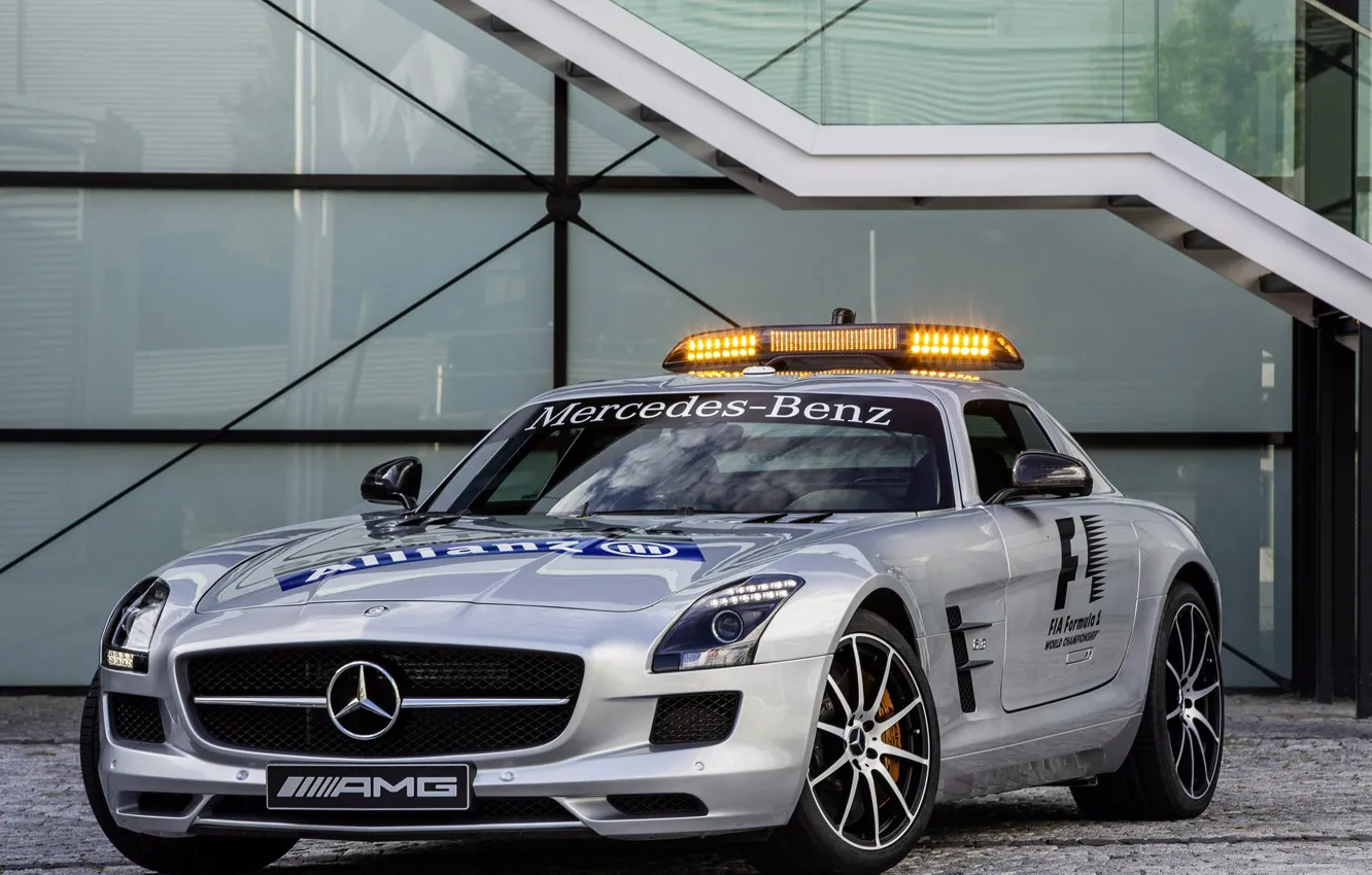 Фото обои машина, серебристая, вид спереди, мерседес, safety car, слс, mercedes-benz sls amg, gt f1