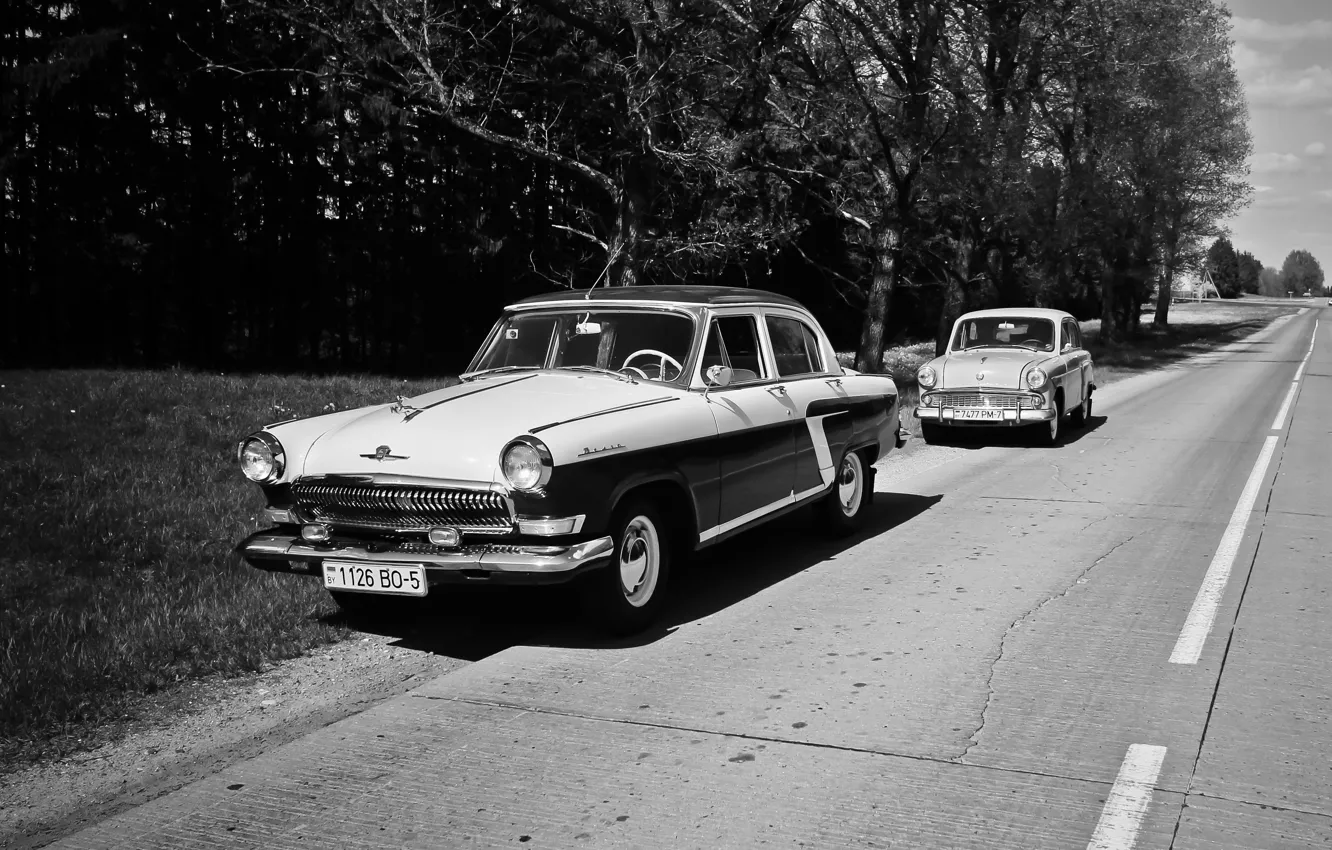Фото обои ретро, black & white, Volga, Moskvich, GAZ-21, Volga & Moskvich