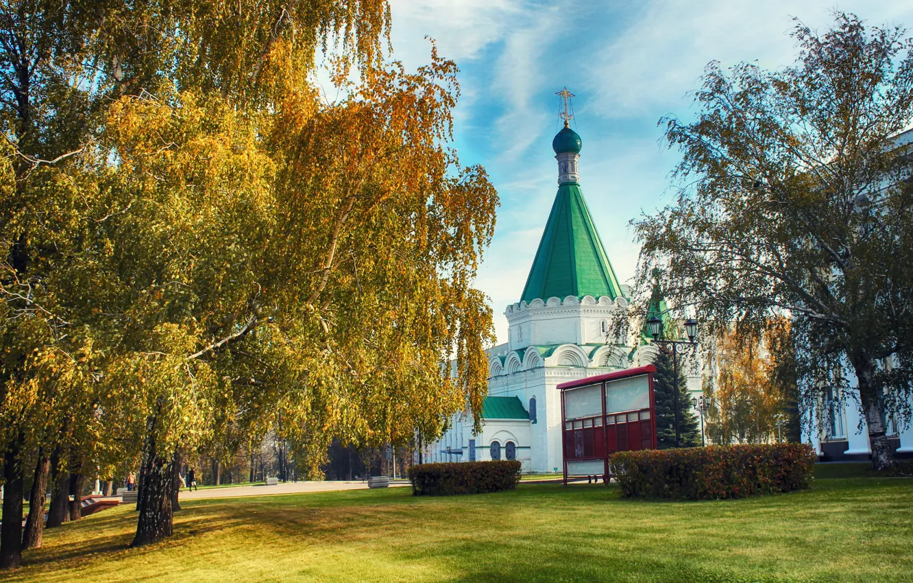 Фото обои осень, церковь, храм, береза, Кремль, золотая осень, Нижний Новгород, НиНо