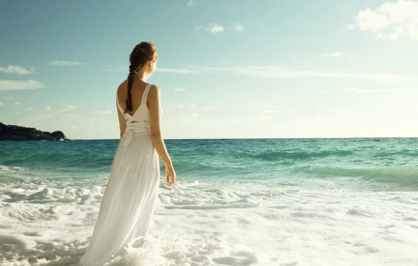 Фото обои море, волны, пляж, лето, девушка, белое платье