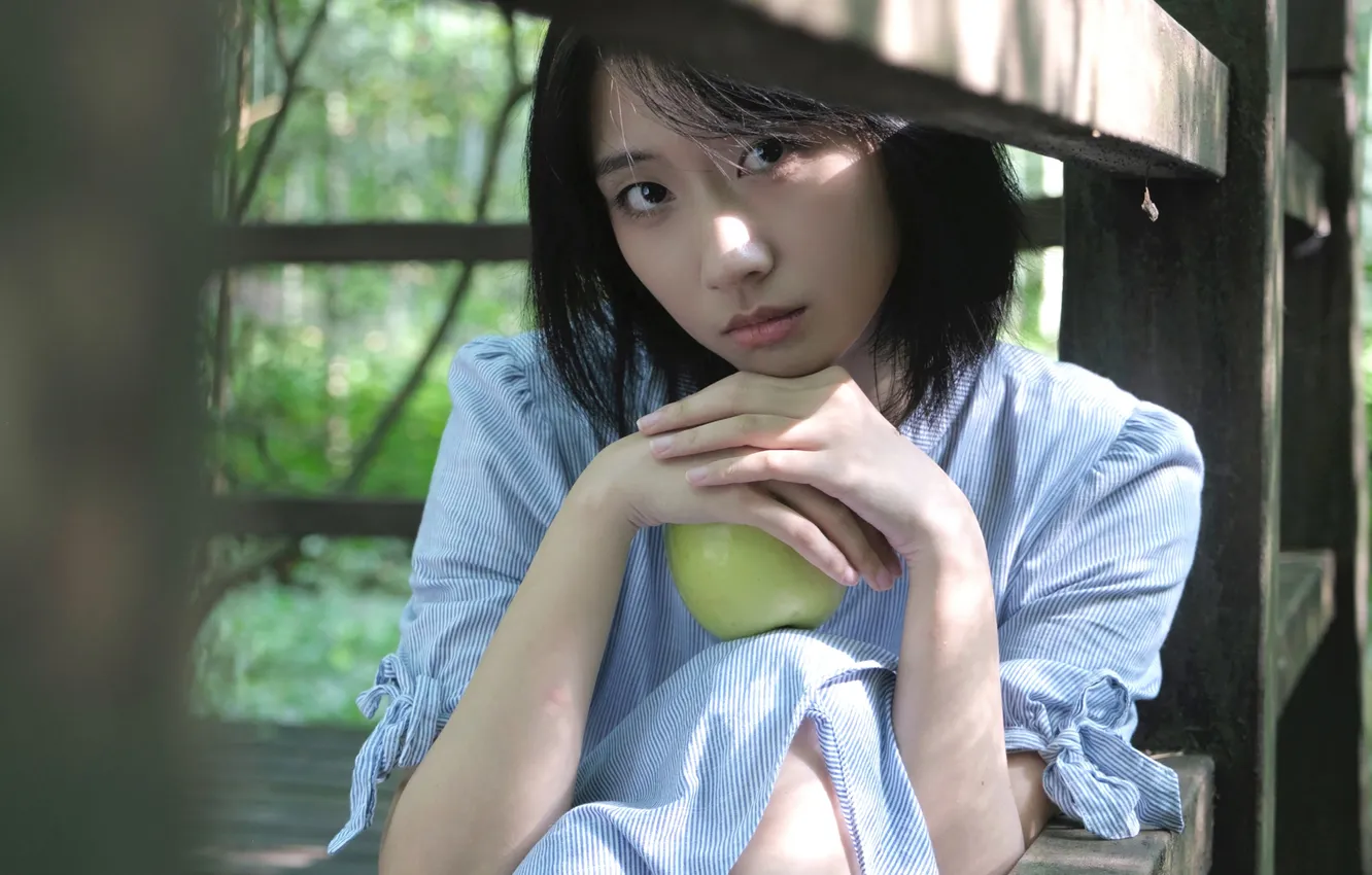 Фото обои Apple, Beautiful, Asian, Model, Woman, Cute, Pretty, Sunlight
