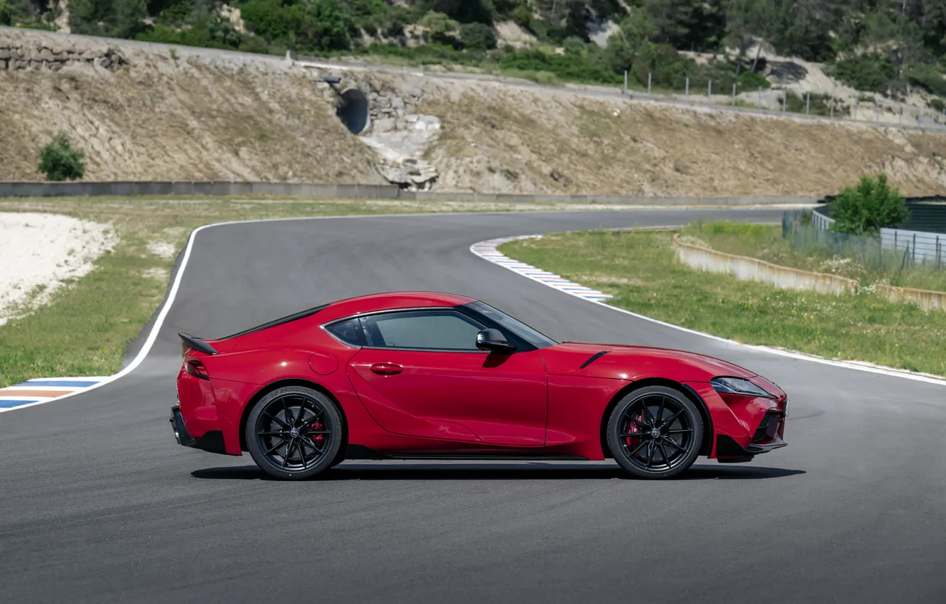 Фото обои купе, Toyota, Supra, sport car, спортивный автомобиль, задний привод, Toyota GR, красный кузов