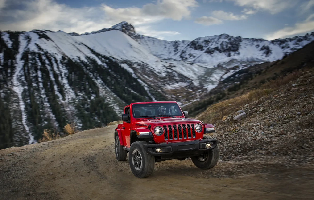 Фото обои снег, красный, вершины, горная дорога, 2018, Jeep, Wrangler Rubicon