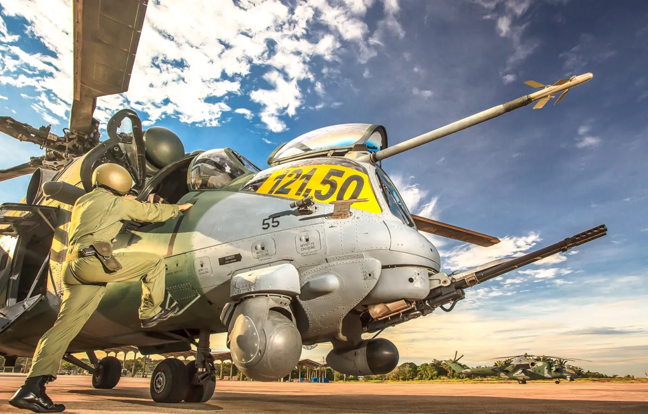 Фото обои оружие, вертолет, аэродром, AH-2 Sabre, Mi-35M