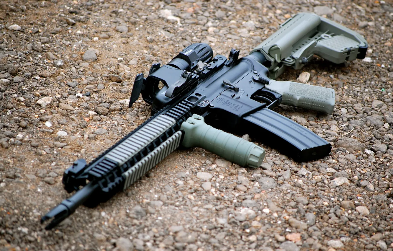 Фото обои оружие, автомат, гравий, AR-15, штурмовая винтовка