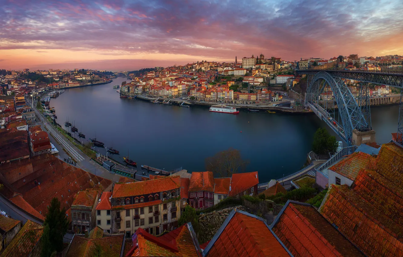 Фото обои мост, город, здания, крыши, панорама, Португалия, водоем, Порту