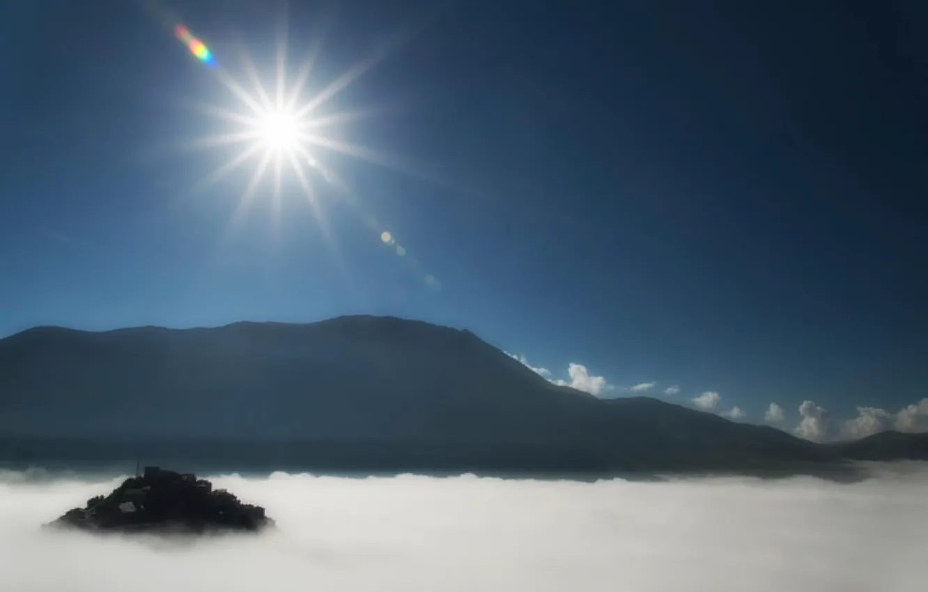 Фото обои солнце, горы, Италия, дымка