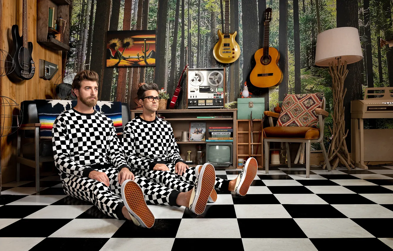 Фото обои гитары, помещение, магнитофон, фотообои, Rhett and Link