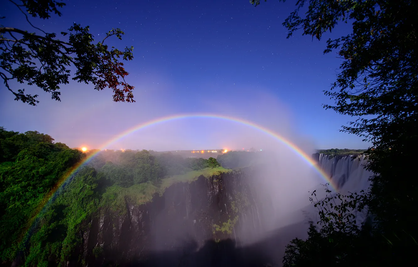 Фото обои звезды, деревья, ночь, водопад, Виктория, Южная Африка, лунная радуга, Peter Dolkens photography