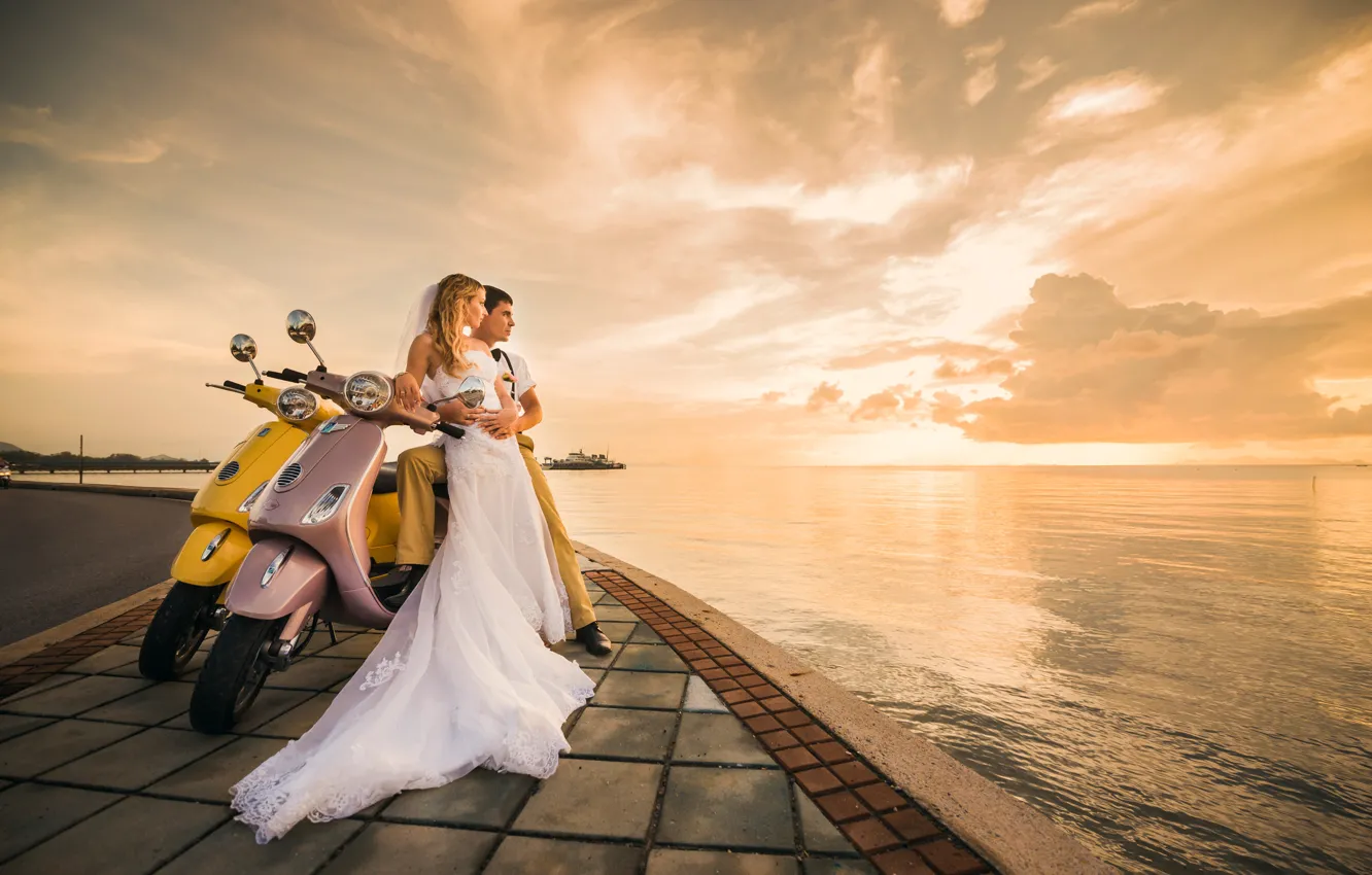 Фото обои море, девушка, любовь, закат, мужчина, невеста, мостовая, dress