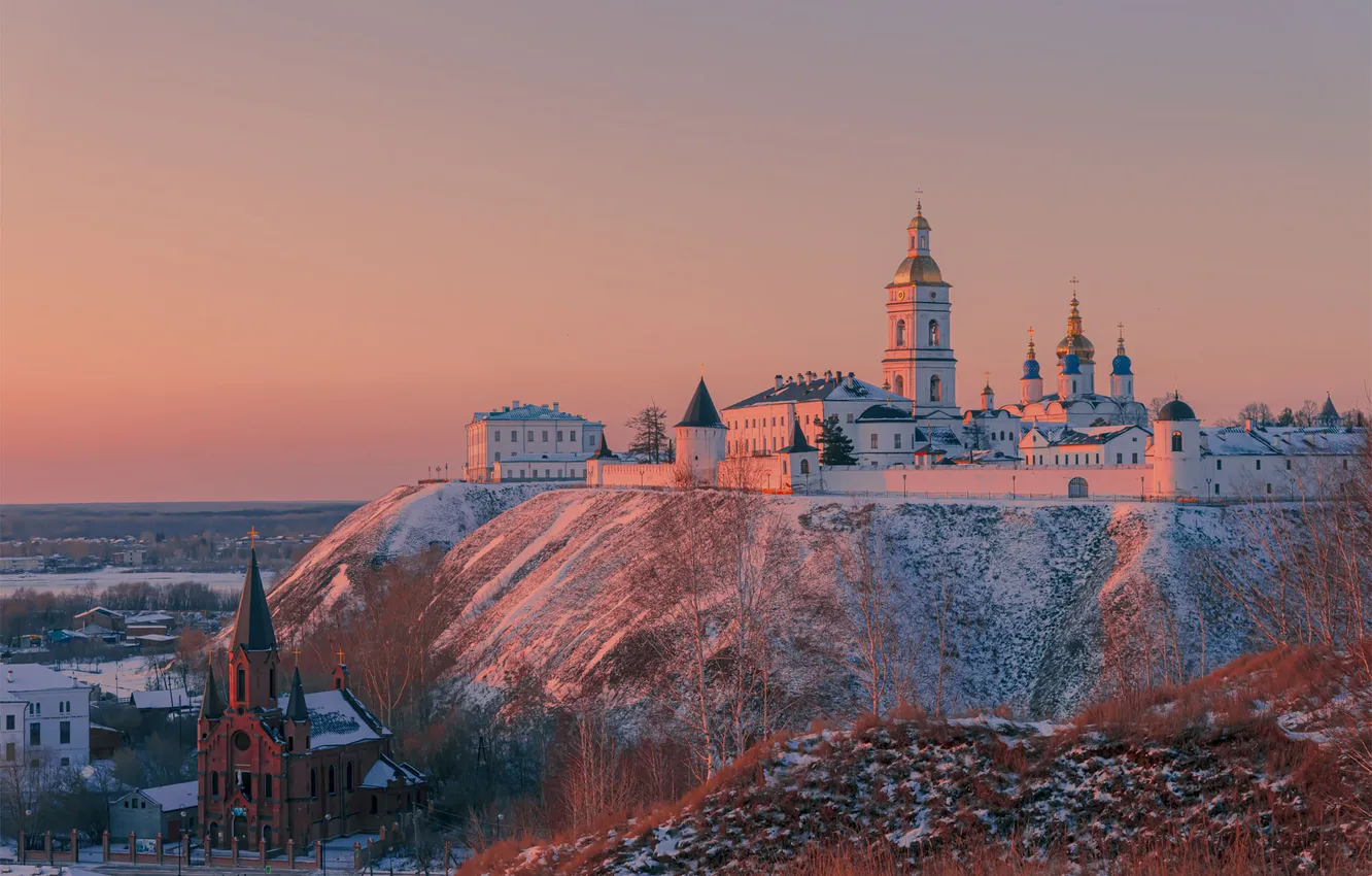 Фото обои холм, Россия, костёл, храмы, церкви, Тобольск, Тобольский кремль, Храм Пресвятой Троицы