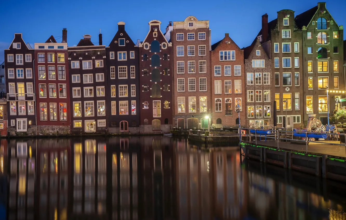 Фото обои вода, дизайн, огни, окна, дома, вечер, причал, Амстердам