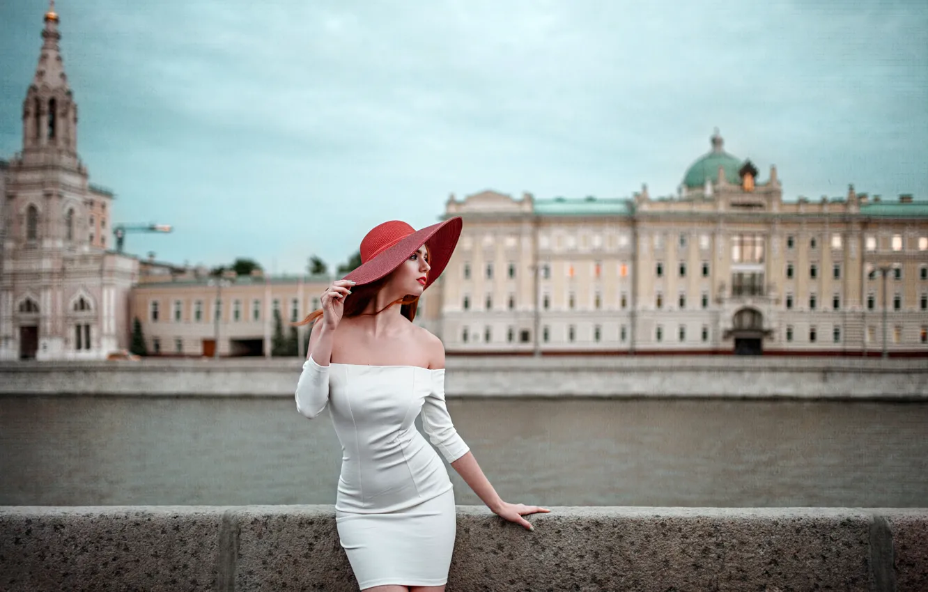 Фото обои девушка, город, платье, шляпка, Россия, Надя, Георгий Чернядьев, Надежда Неясова