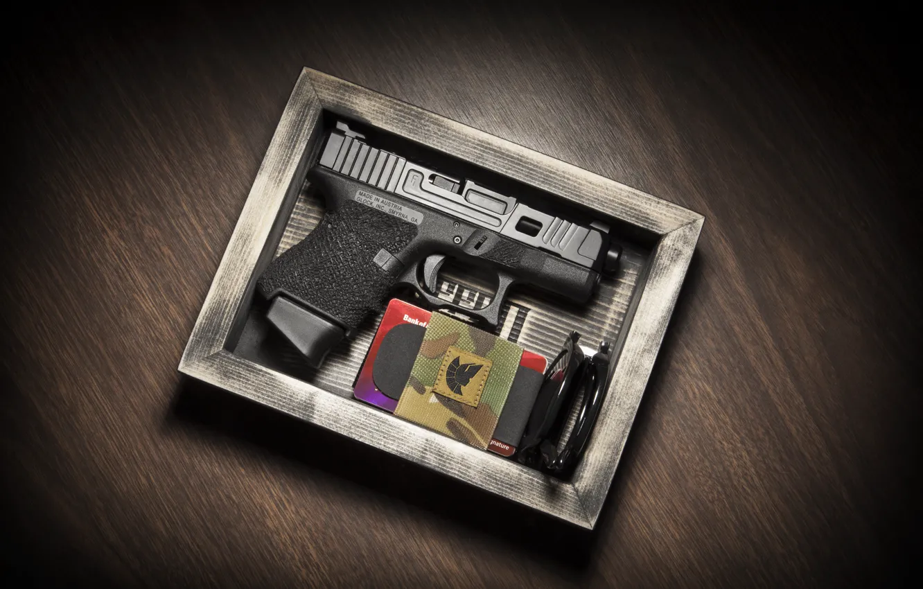 Фото обои пистолет, коробка, Glock 26, самозарядный