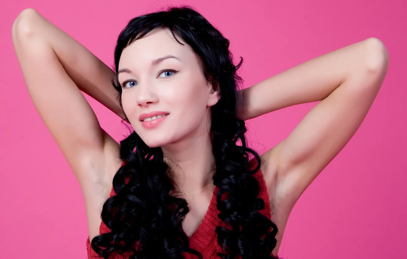 Фото обои улыбка, модель, брюнетка, loreen a
