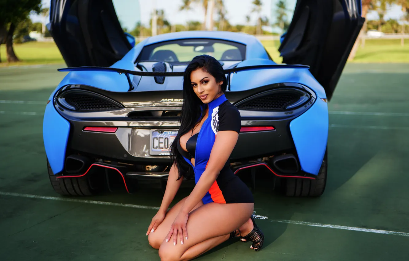 Фото обои машина, авто, взгляд, девушка, поза, McLaren, брюнетка, Christopher Rankin