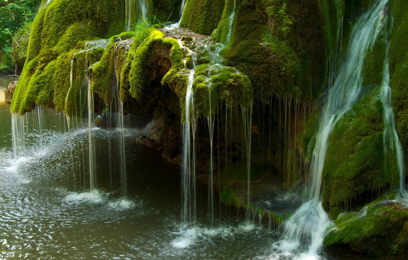 Фото обои зелень, камни, водопад, мох, Румыния, Bigar Waterfall
