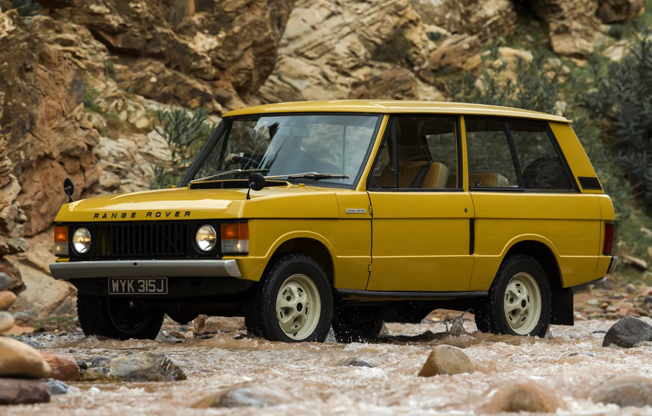 Фото обои жёлтый, скалы, Land Rover, Range Rover, 1970, 4x4, SUV, трёхдверный